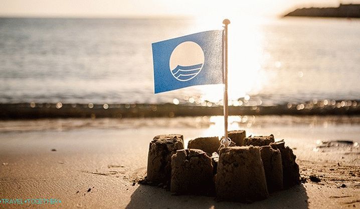 More than 400 Greek beaches awarded