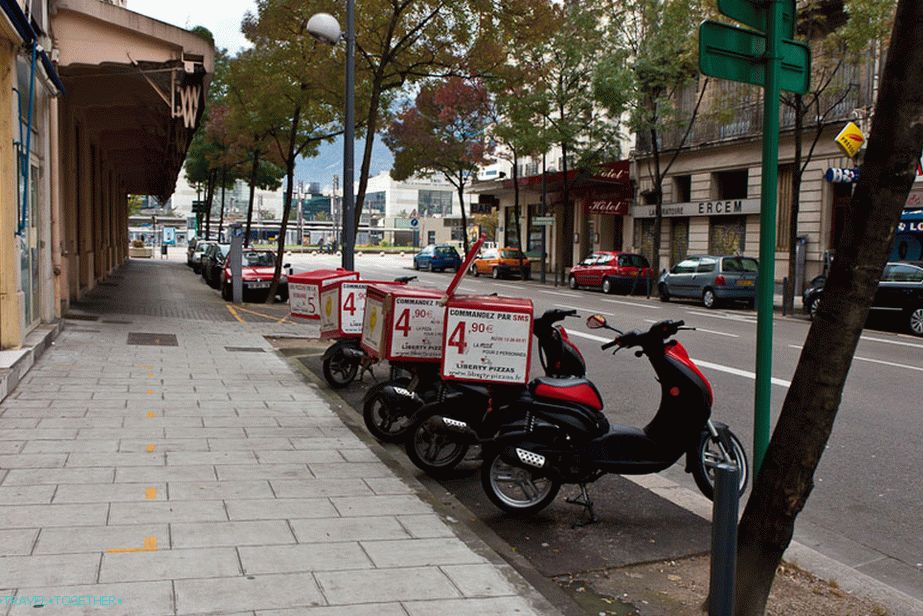 Pizza delivered on scooters