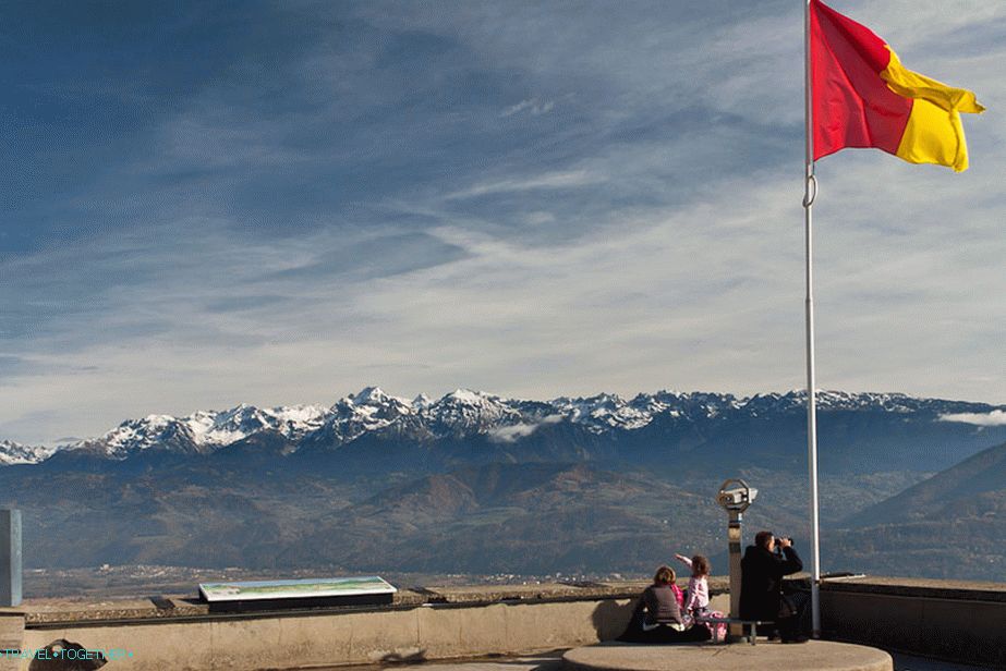Second viewing of the Bastille of Grenoble, stands with information
