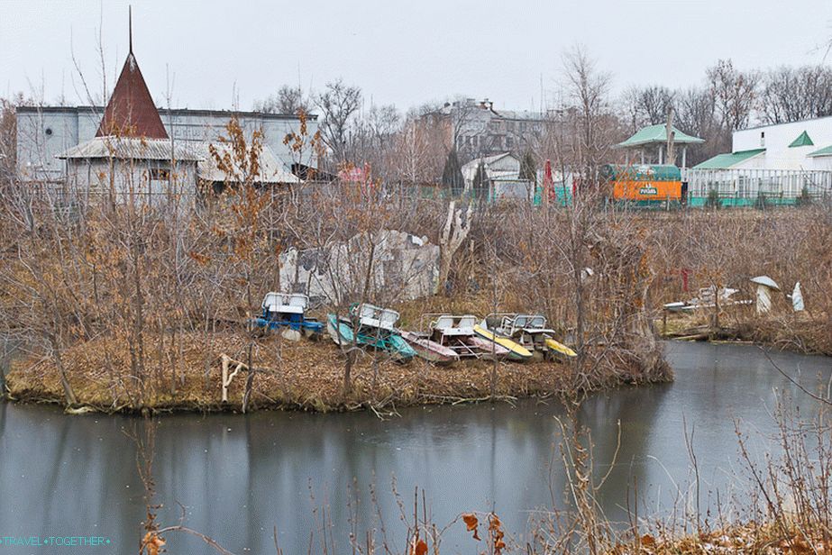 Catamarans are waiting for summer