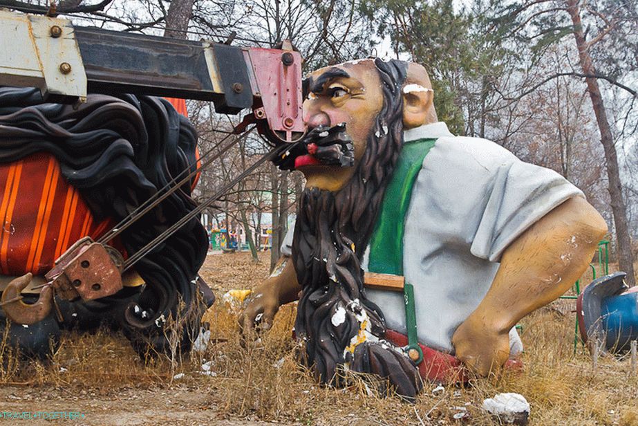 Carabas Barabas cut into two parts and took out the brain