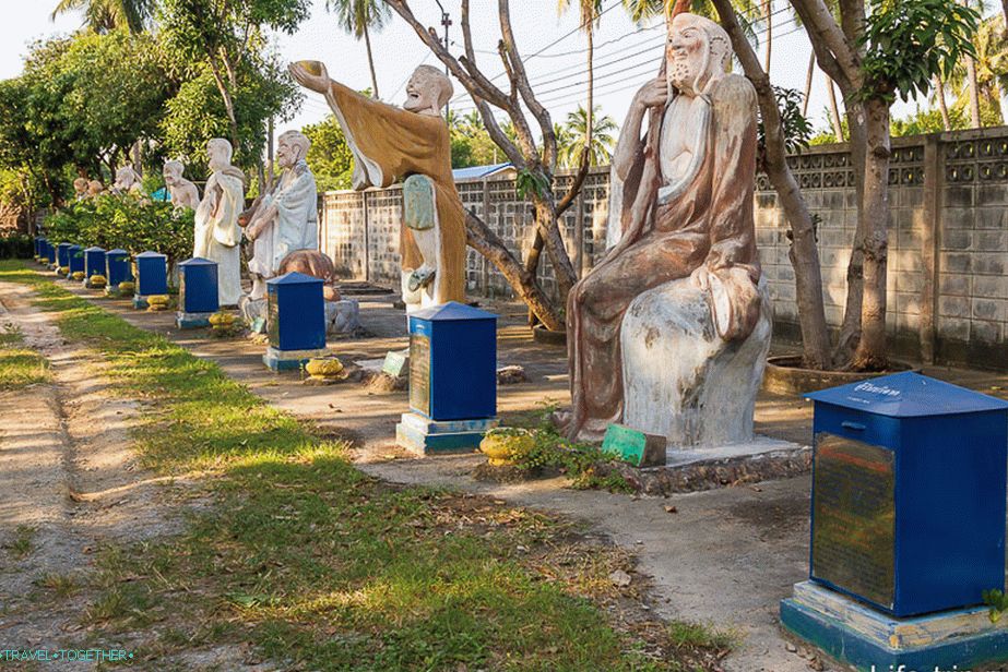 On the outskirts of the temple, you can make regular donations to some uncles