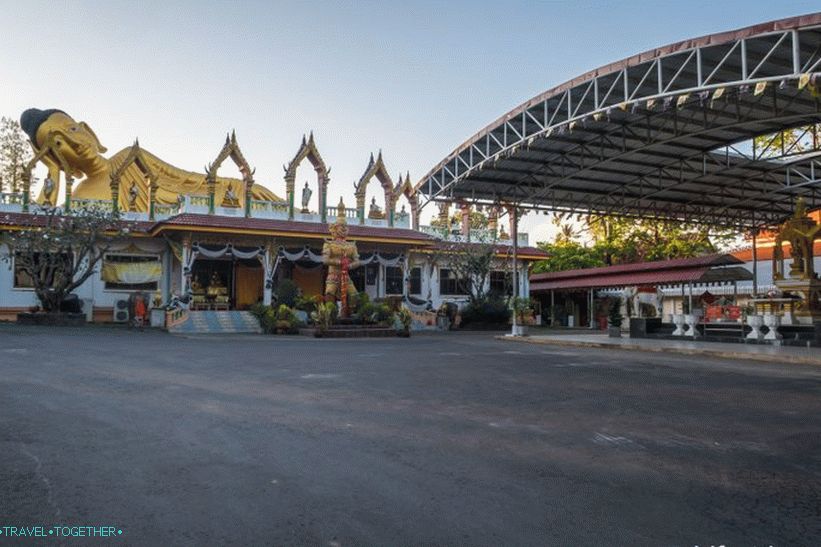Temple of the Reclining Buddha in Phuket - Wat Sri Sunthon