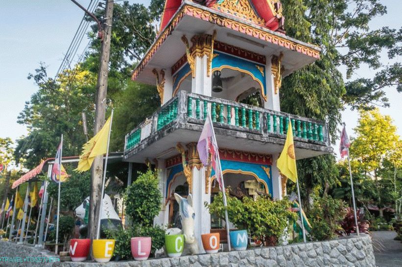 Temple of the Reclining Buddha in Phuket - Wat Sri Sunthon
