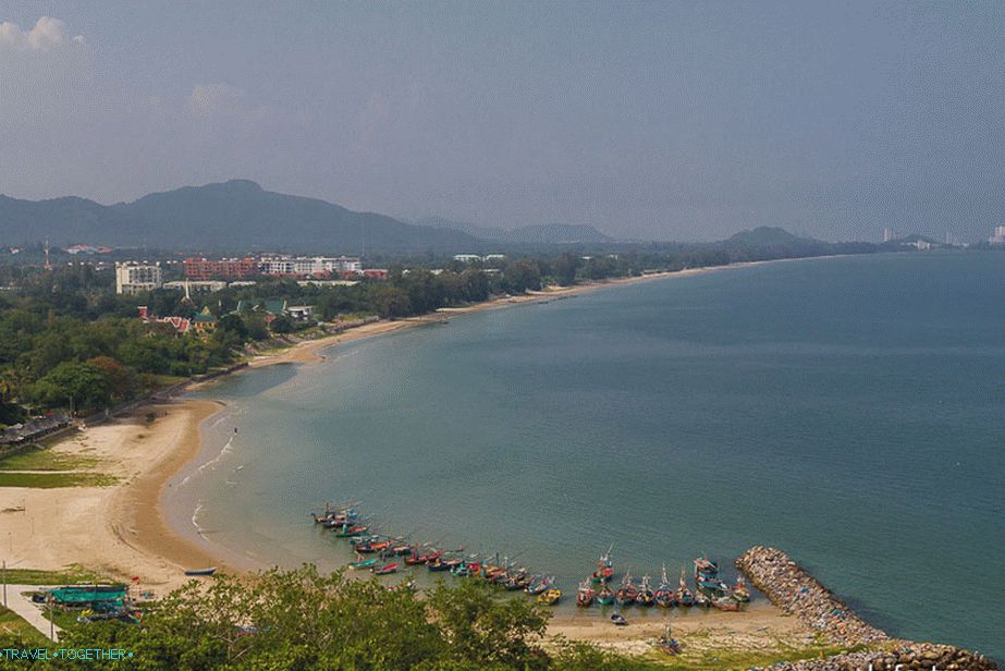 Khao Tao Beach is perfectly visible from here.