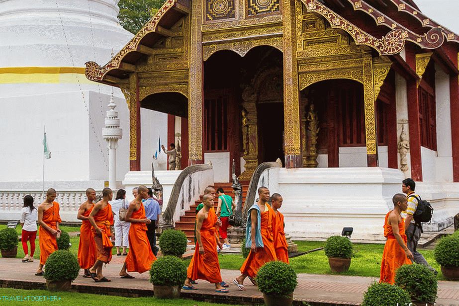 On the territory of Wat Phra Singh many monks