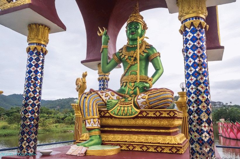 The Playa Laem temple complex is a tourist, but very beautiful place