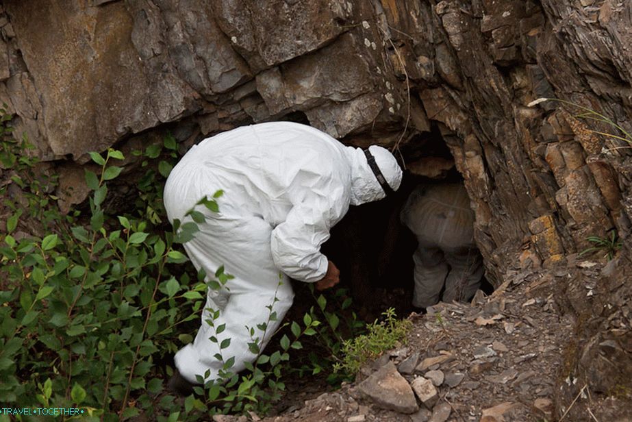 Not that cave, not that kind of entrance