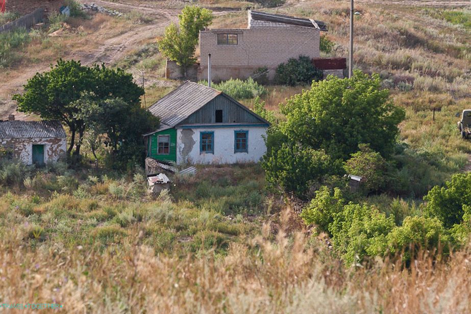 The remains of houses in the farm Dyadin