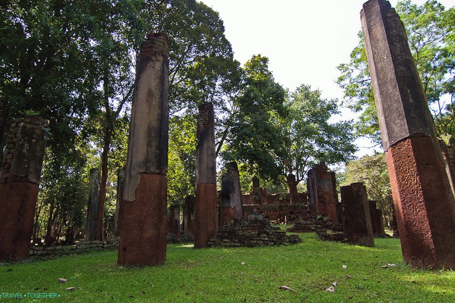 The remains of the temple Wat Phra Non