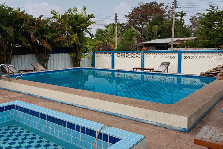 4T Guesthouse - Pool