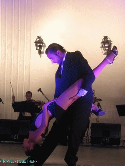 For me it was important that there is always a place to go - famous exhibitions (visited the famous Human Body from human bodies), went to the Argentine tango, and it was this show that these guys watched in Buenos Aires. Many museums, interesting places .. Not just zoos or safaris! 