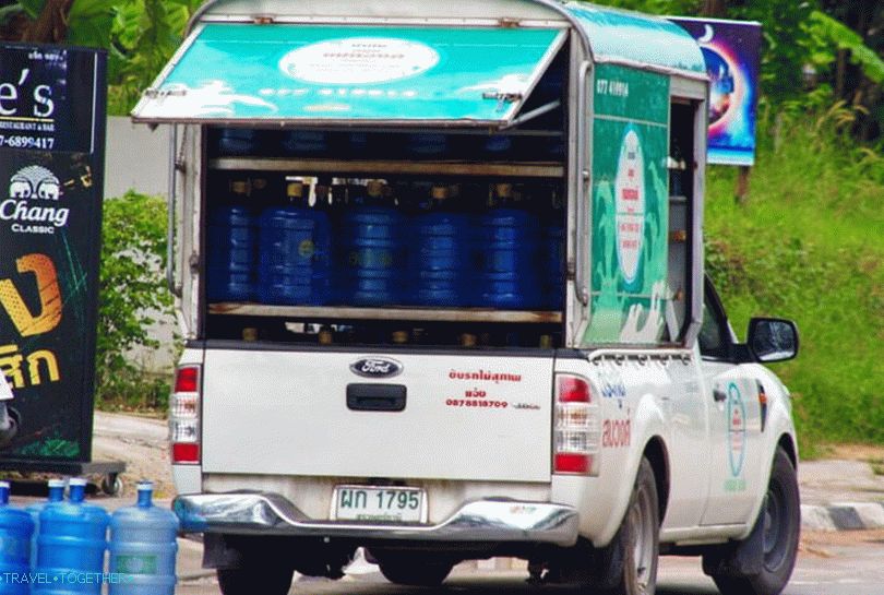 Delivery of drinking water in Thailand