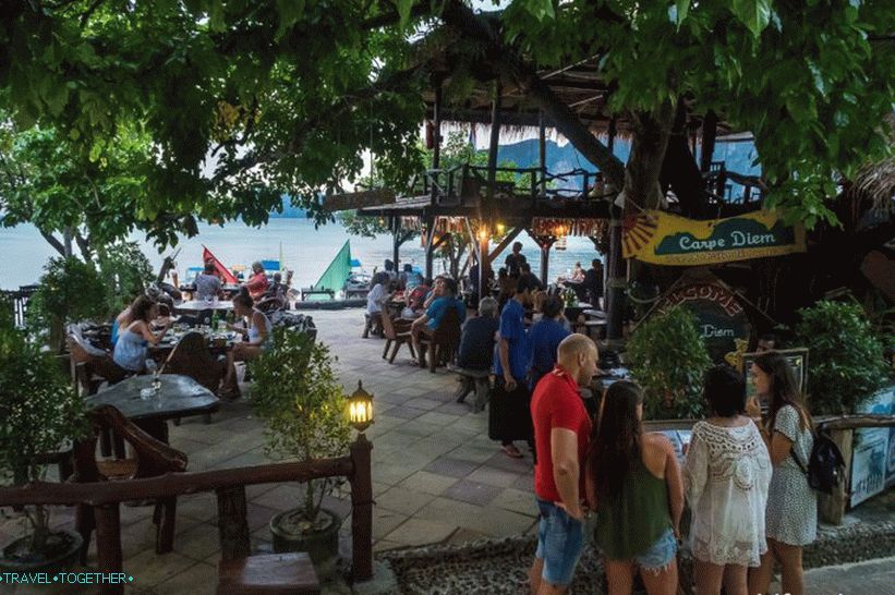 Cafe Carpe Diem on Phi Phi Island and the evening fire show