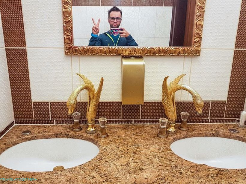 Cafe Imperial in Prague - boy, where are your parents?