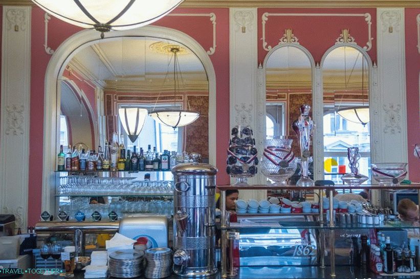 Cafe Louvre - a place for a cultural breakfast in Prague