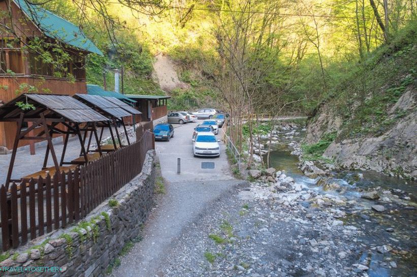 Snake Cafe - the only institution at Zmeikovskie waterfalls