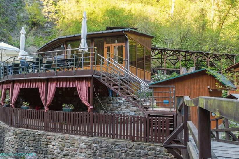 Snake Cafe in Sochi, on Zmeikovskie waterfalls