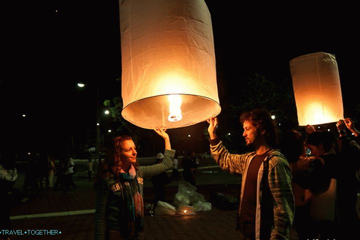 Making a wish before launching Khom loi