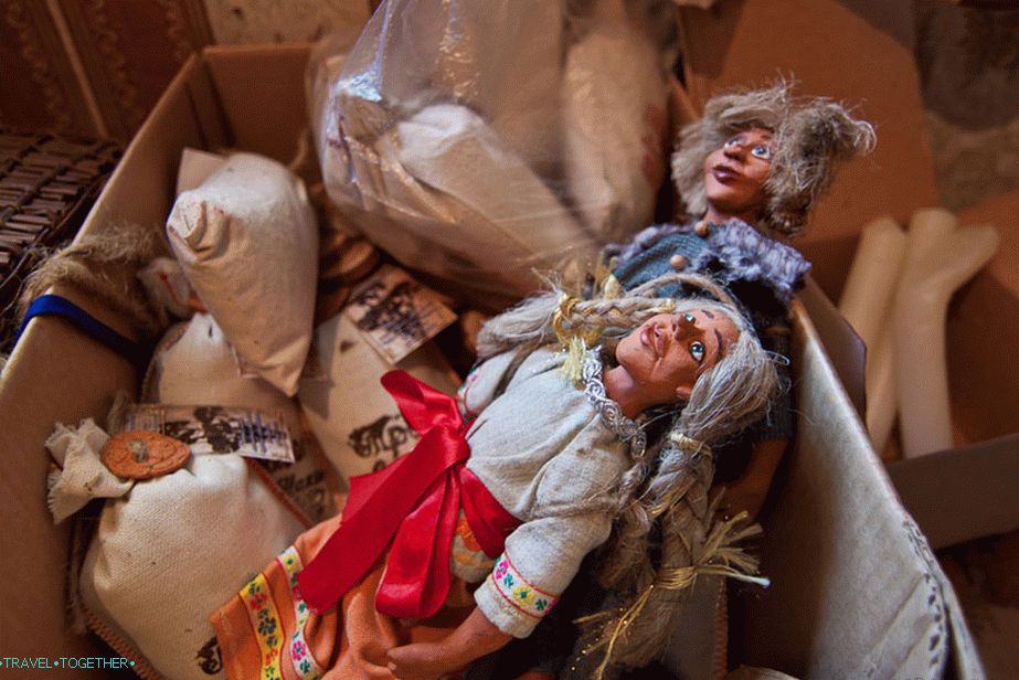 Souvenir dolls for sale