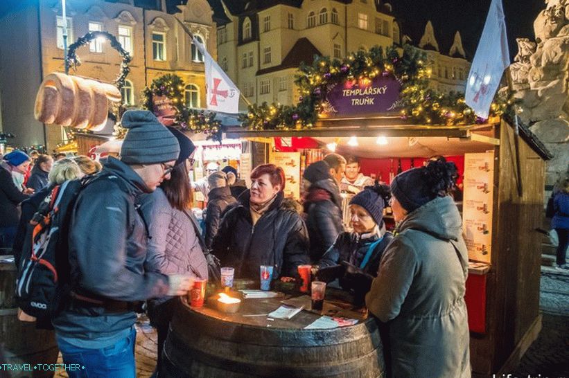 Mulled wine is the most popular drink on the street