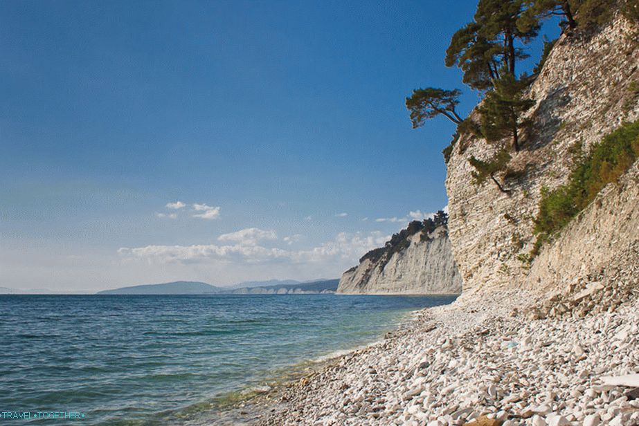 The wild beach between Dzhanhot and Divnomorskom