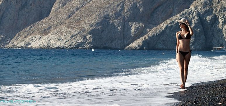 Kamari on Santorini: resort life on a black beach