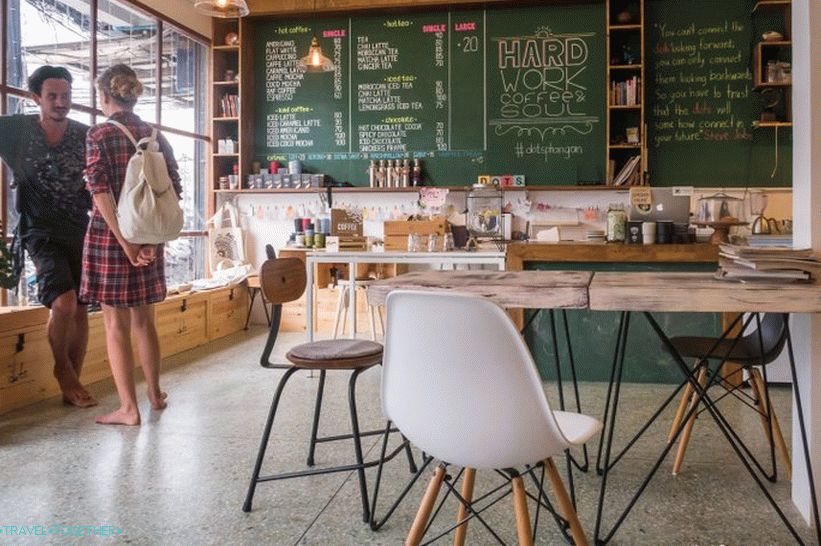 Coffee Shop Dots Coffee - the best coffee in Phangan