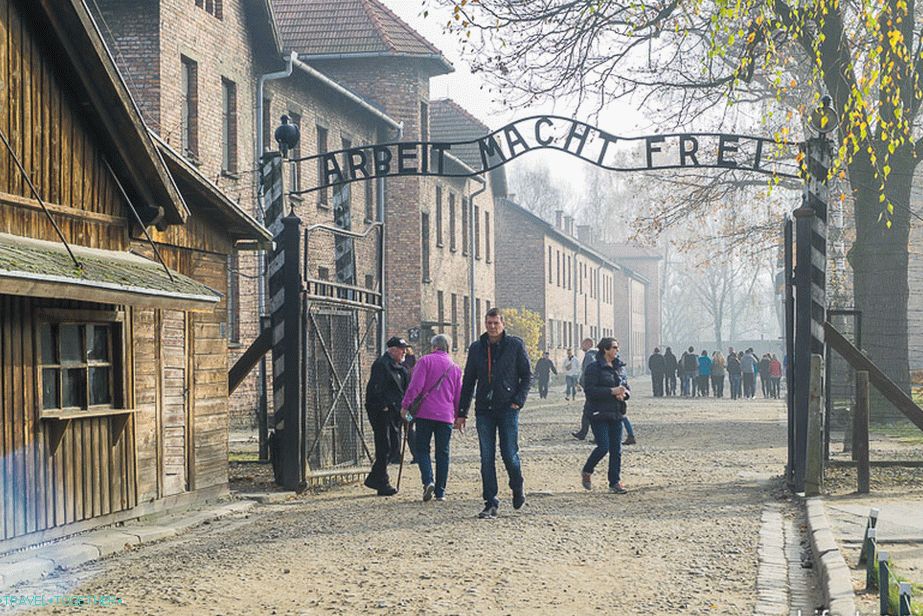 A lot of people, good weather. Auschwitz 1.