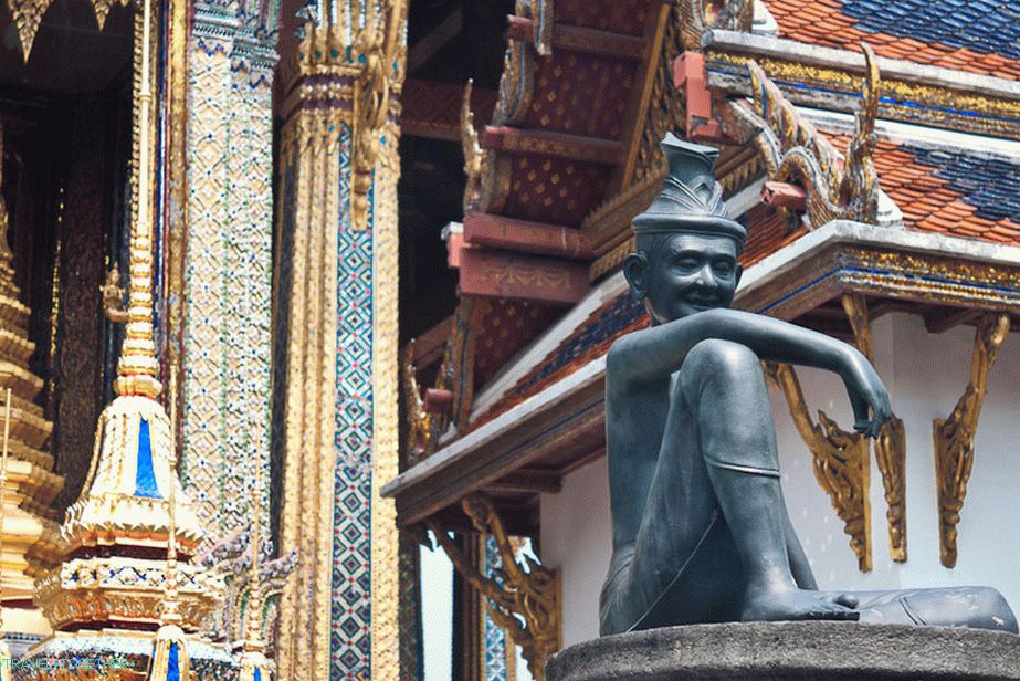 Next to the Temple of the Emerald Buddha