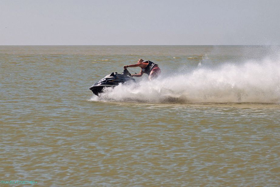 Jet ski writes pirouettes
