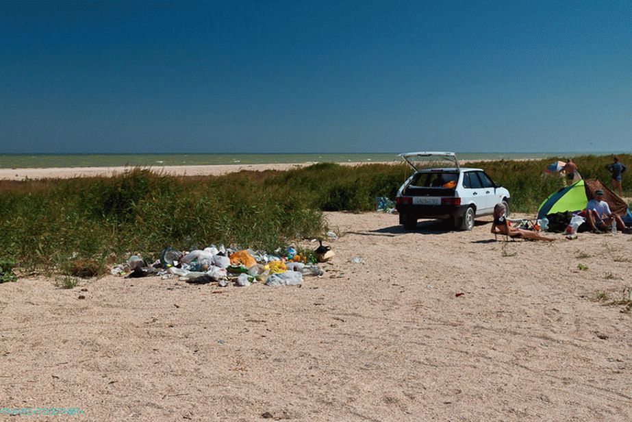 Hill of garbage does not confuse anyone