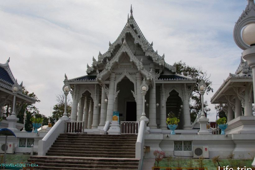 Wat Kaew Korawaram in Krabi