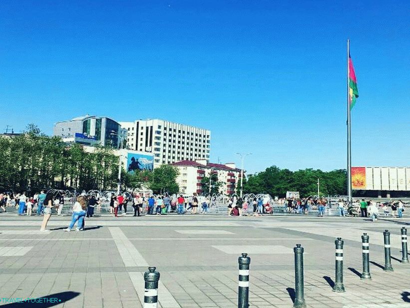 Theater Square. Photo - @lula_ms