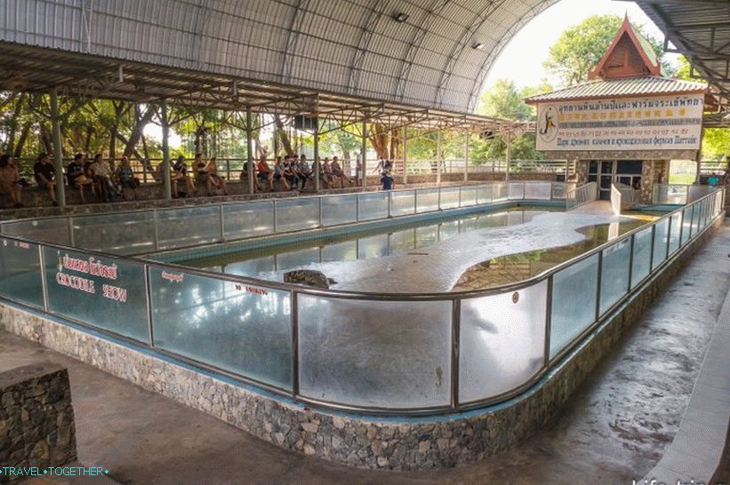 Arena for the show of crocodiles