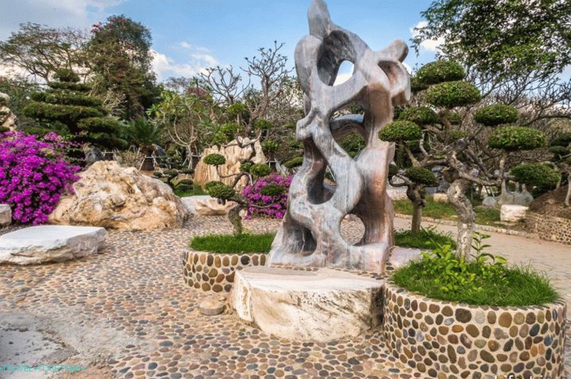 Crocodile farm in Pattaya and the park of million-year stones - my impressions