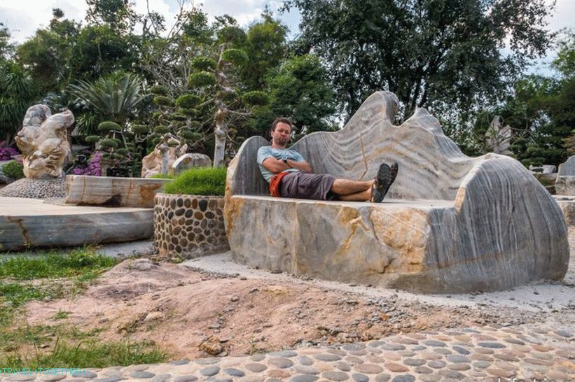 Crocodile farm in Pattaya and the park of million-year stones - my impressions