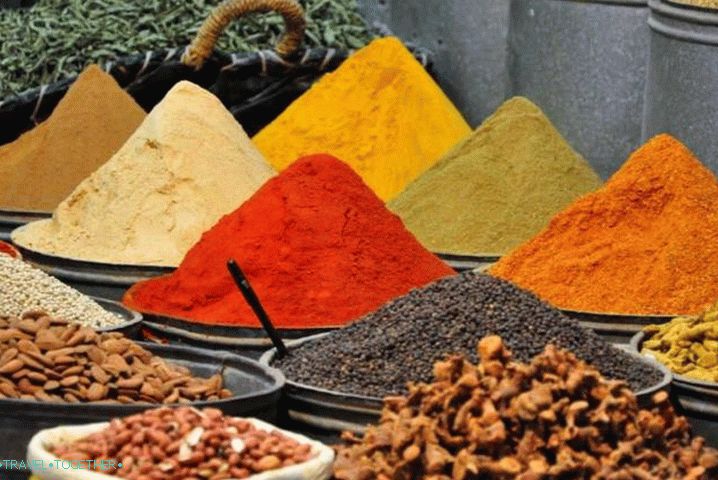 Morocco, Buy local spices at the market