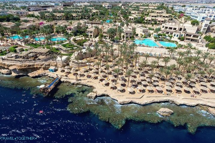 Egypt, the resort of Sharm el-Sheikh will suit diving enthusiasts, the entrance to the water here is only from pontoons