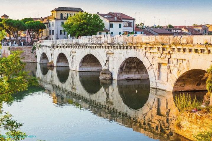 Rimini, Tiberius Bridge, which is more than 2000 years old