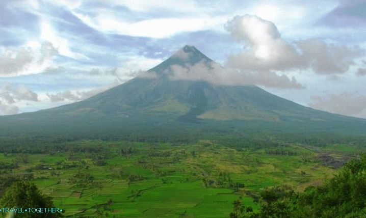 Philippines Volcano Mayon
