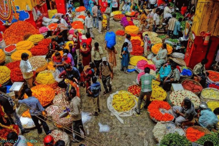 Goa, buy souvenirs in local markets