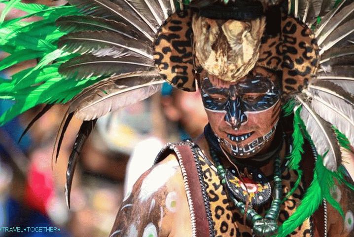 Mexico, Visit the local carnivals