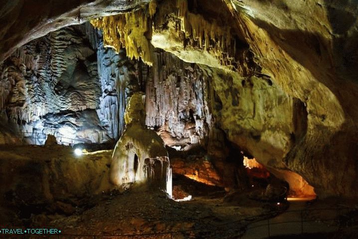 Crimea, Marble caves