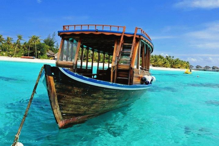 Maldives; Take a boat and see the uninhabited islands