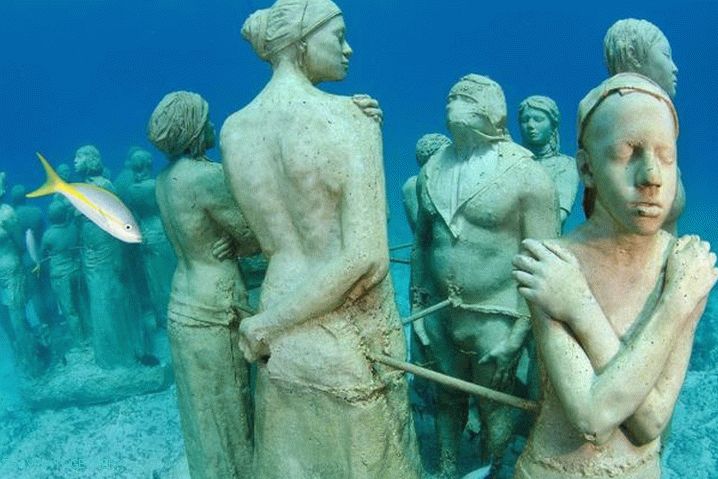 Mexico, See the Museum of Underwater Sculptures, here are 400 statues