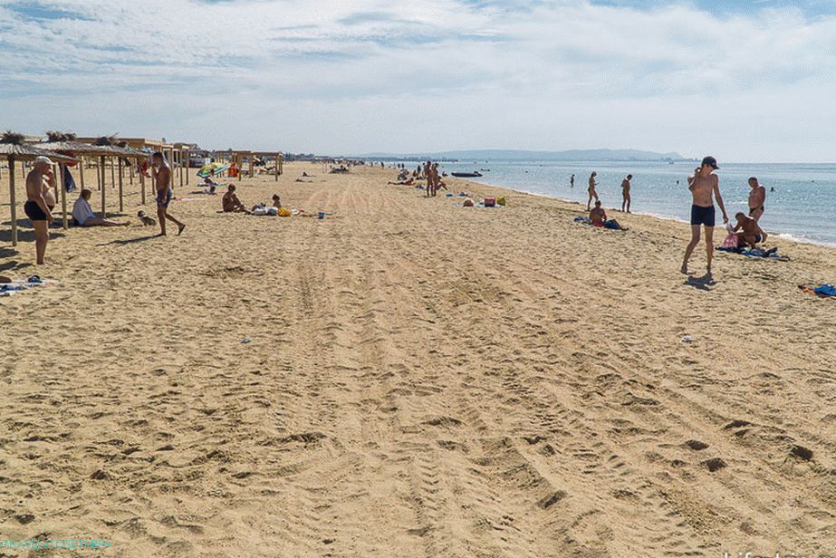 Pirate Bay Beach in Vityazevo
