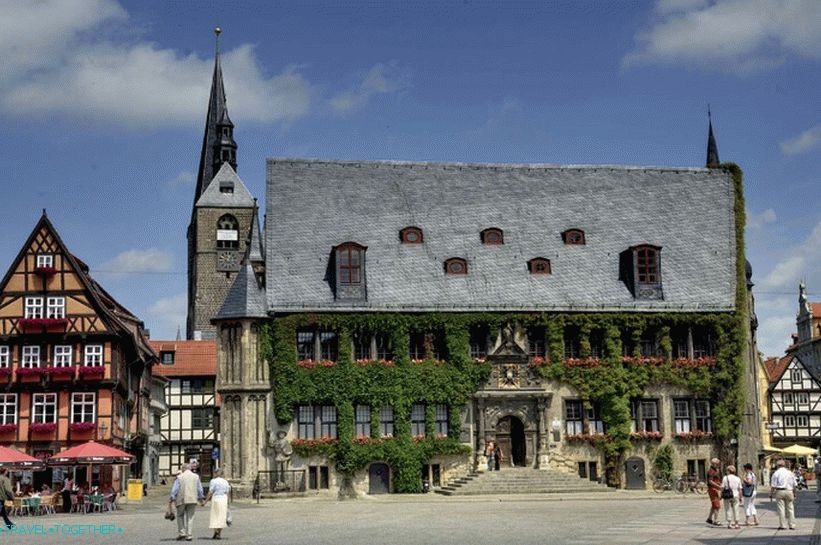 Town Hall in Quedlinburg and the church behind it