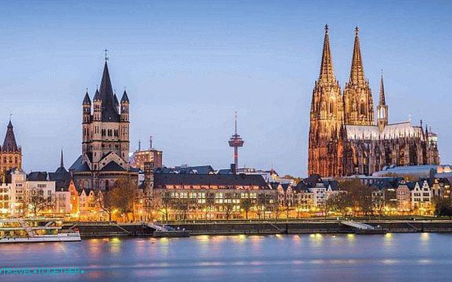 On the right - the Cathedral of St. Peter and the Virgin Mary, on the left - the Cathedral of St. Martin