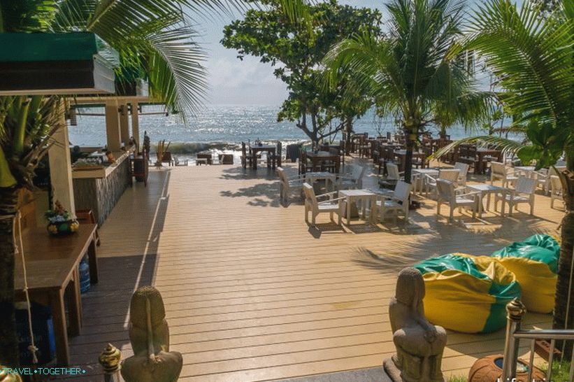 From the restaurant you can go down to the beach bar
